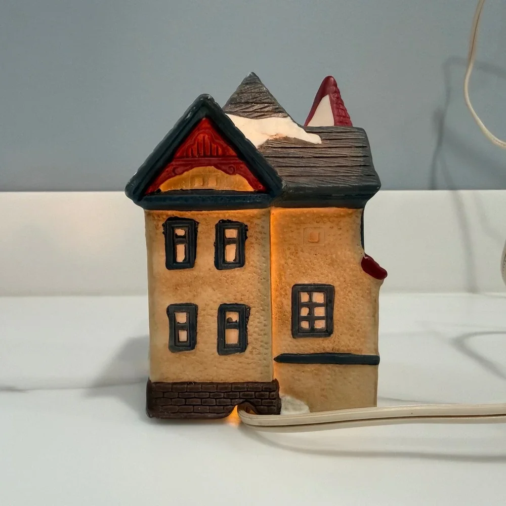 VTG 1993 Dickens Collectables Doctor Lighted Porcelain House Christmas w/ Box